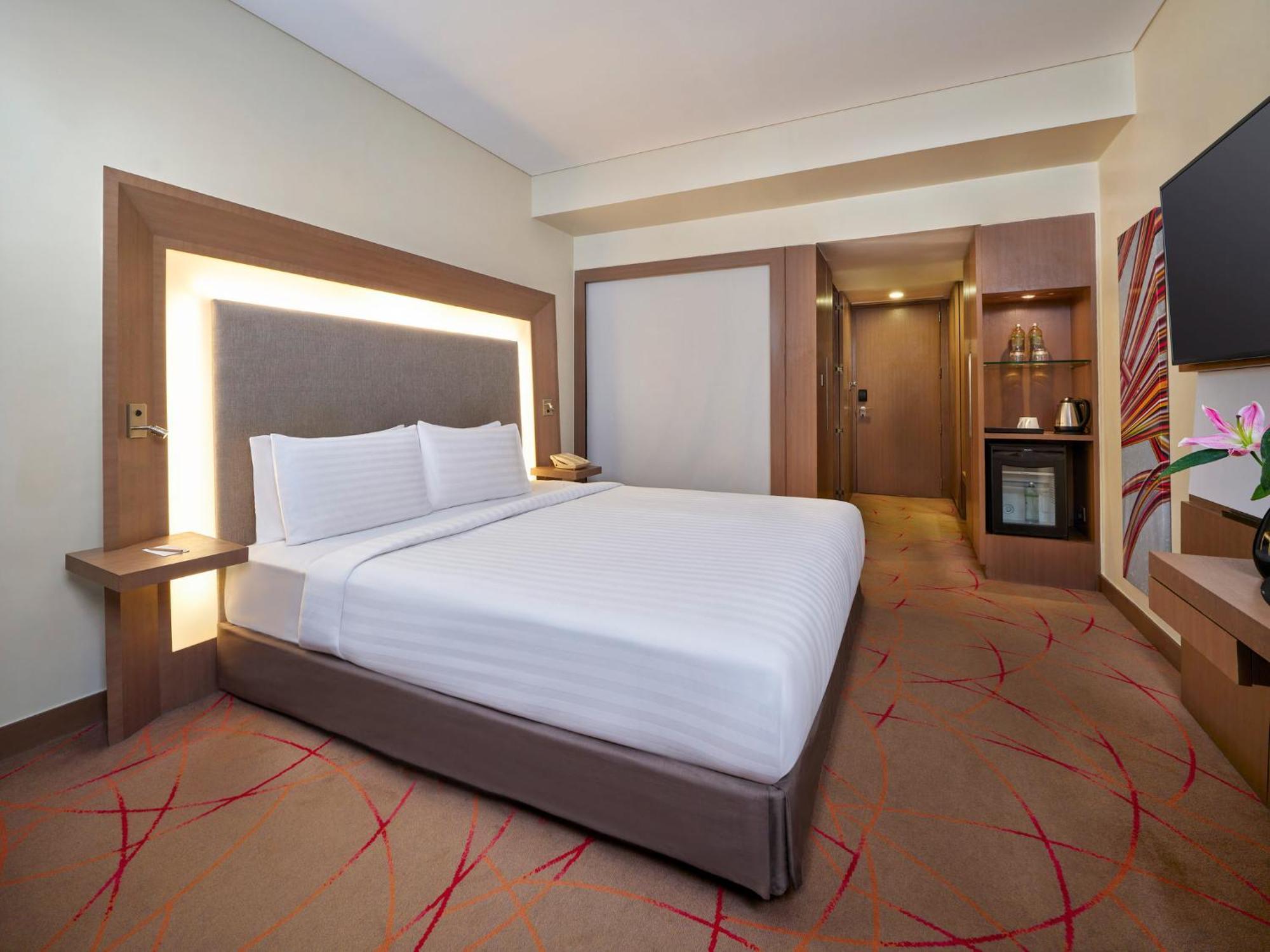 The Olive Near Delhi Airport Hotel 4*